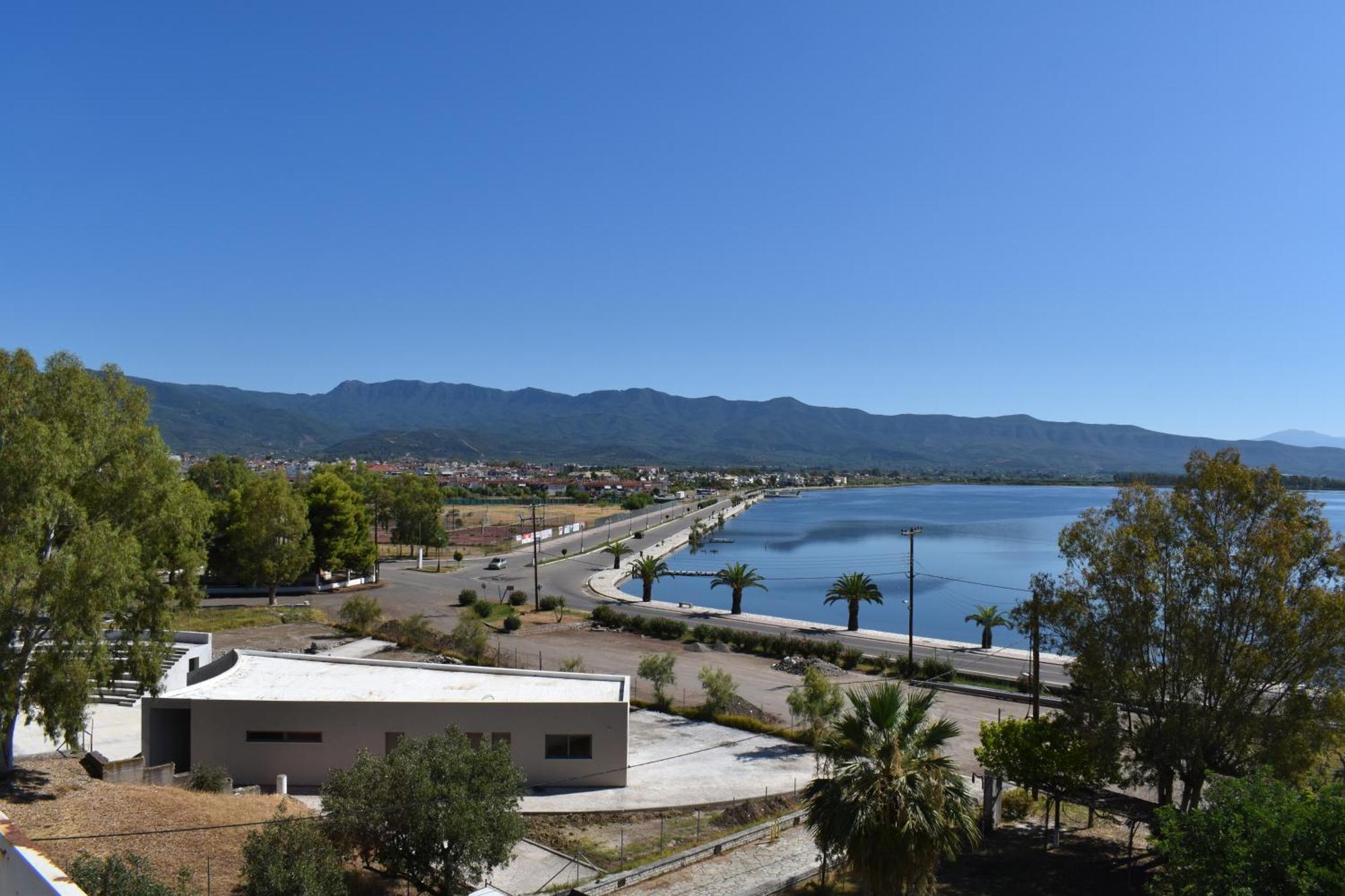 Hotel Theoxenia Missolonghi Bagian luar foto