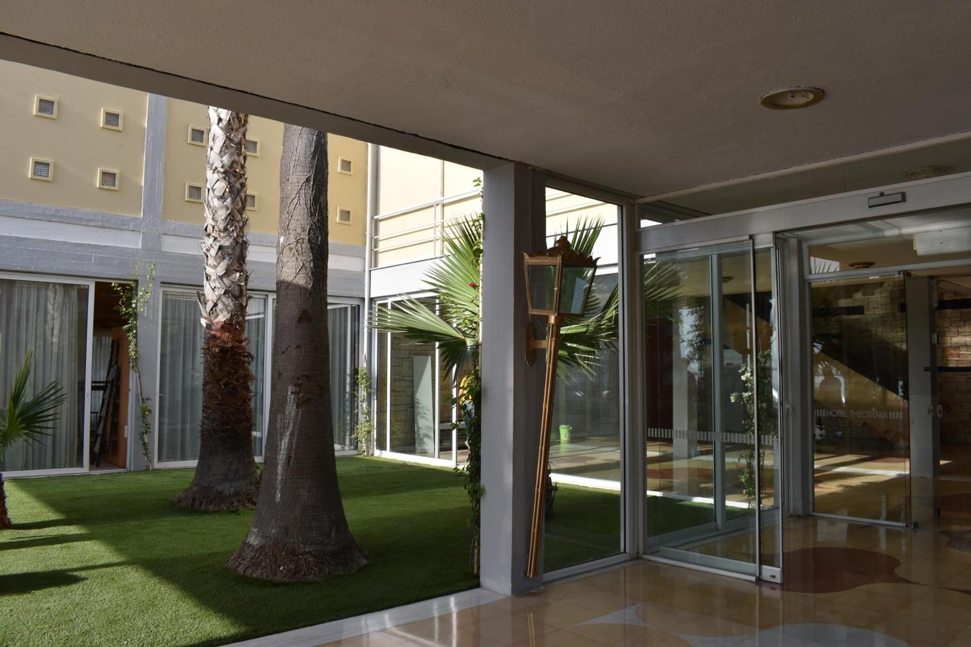 Hotel Theoxenia Missolonghi Bagian luar foto