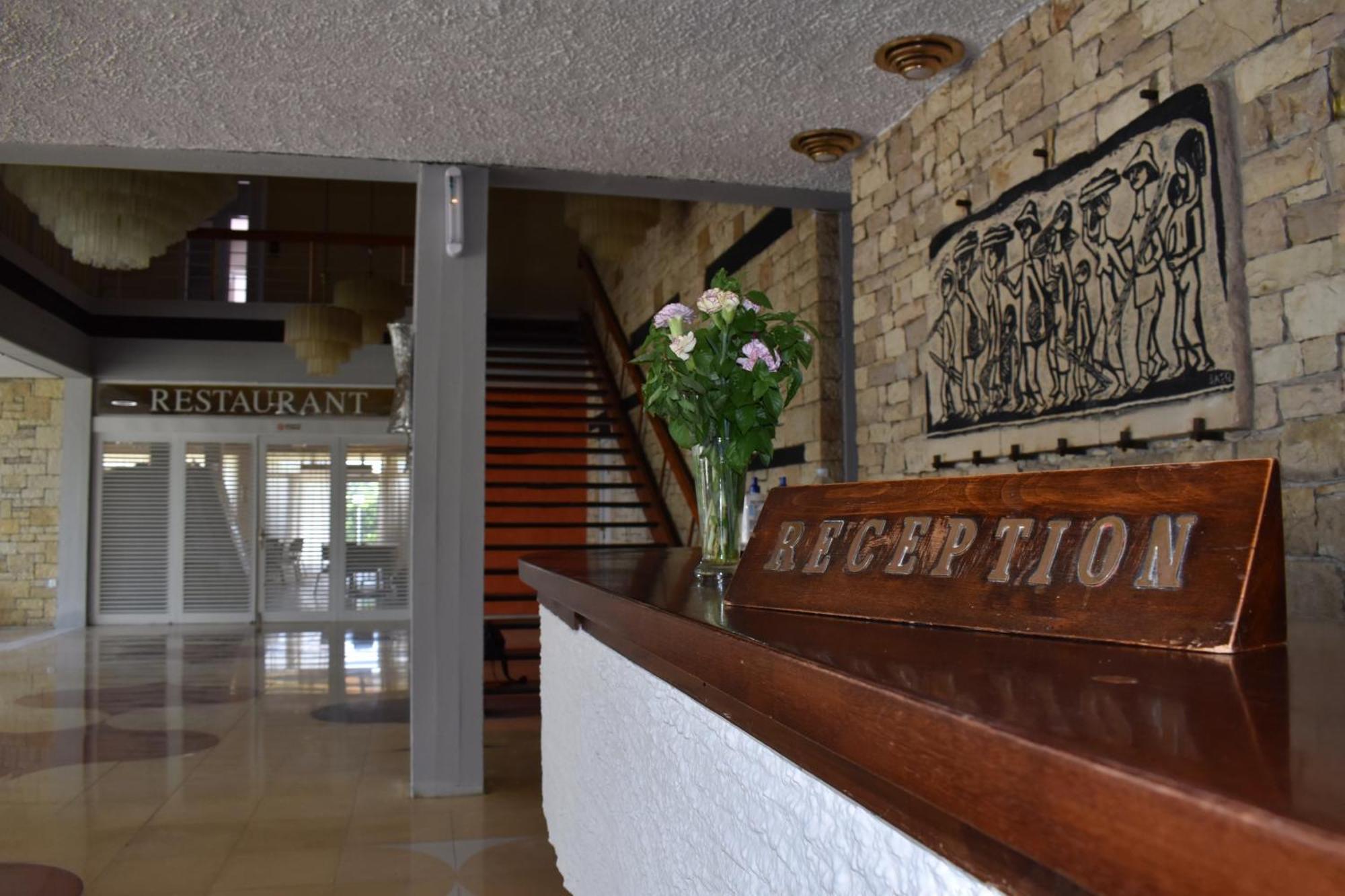 Hotel Theoxenia Missolonghi Bagian luar foto