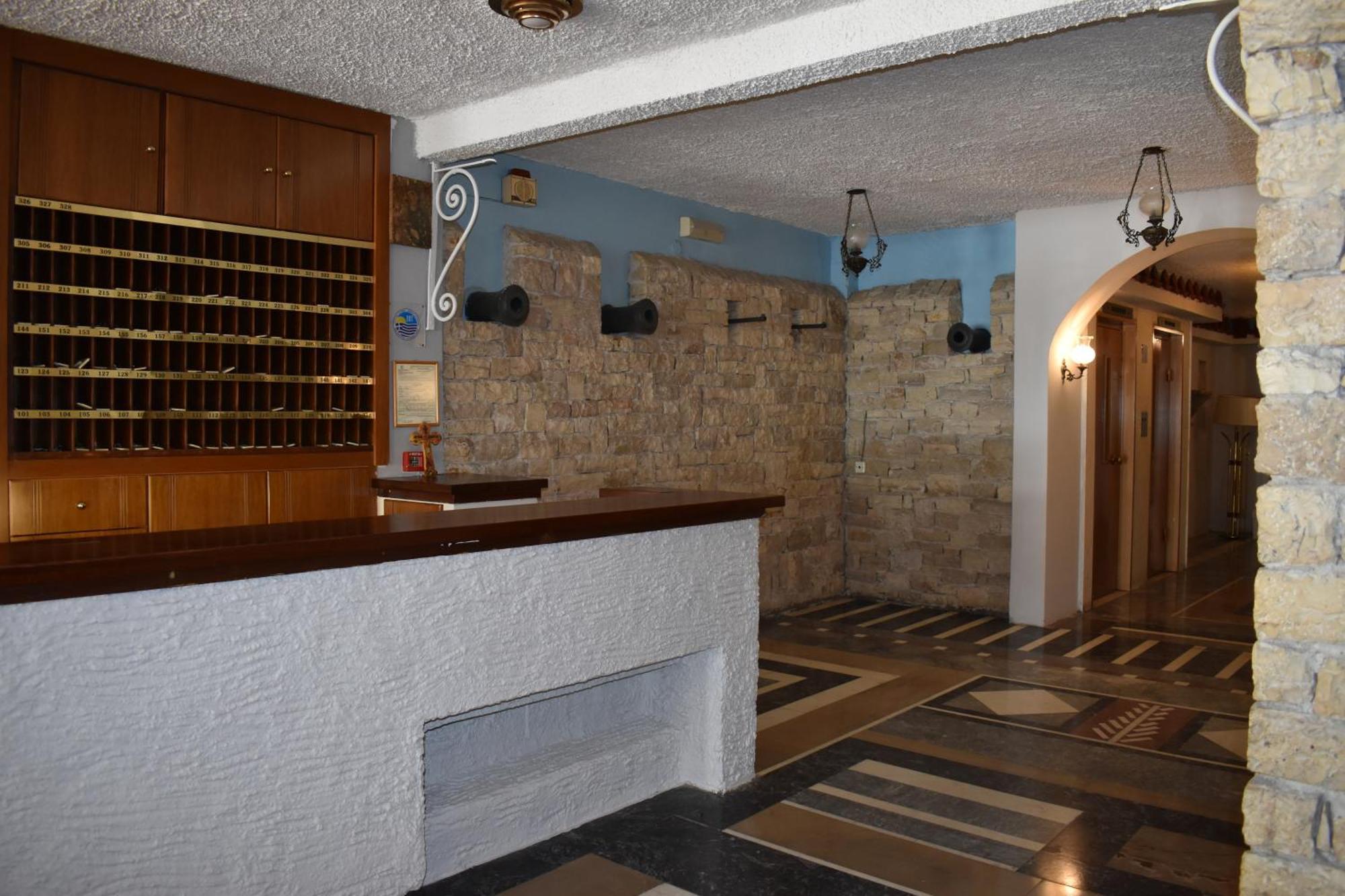 Hotel Theoxenia Missolonghi Bagian luar foto