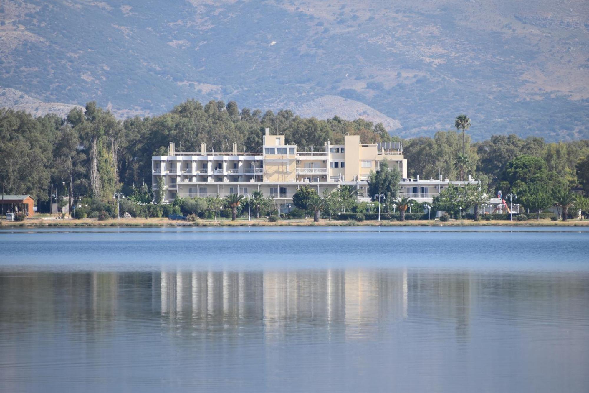 Hotel Theoxenia Missolonghi Bagian luar foto