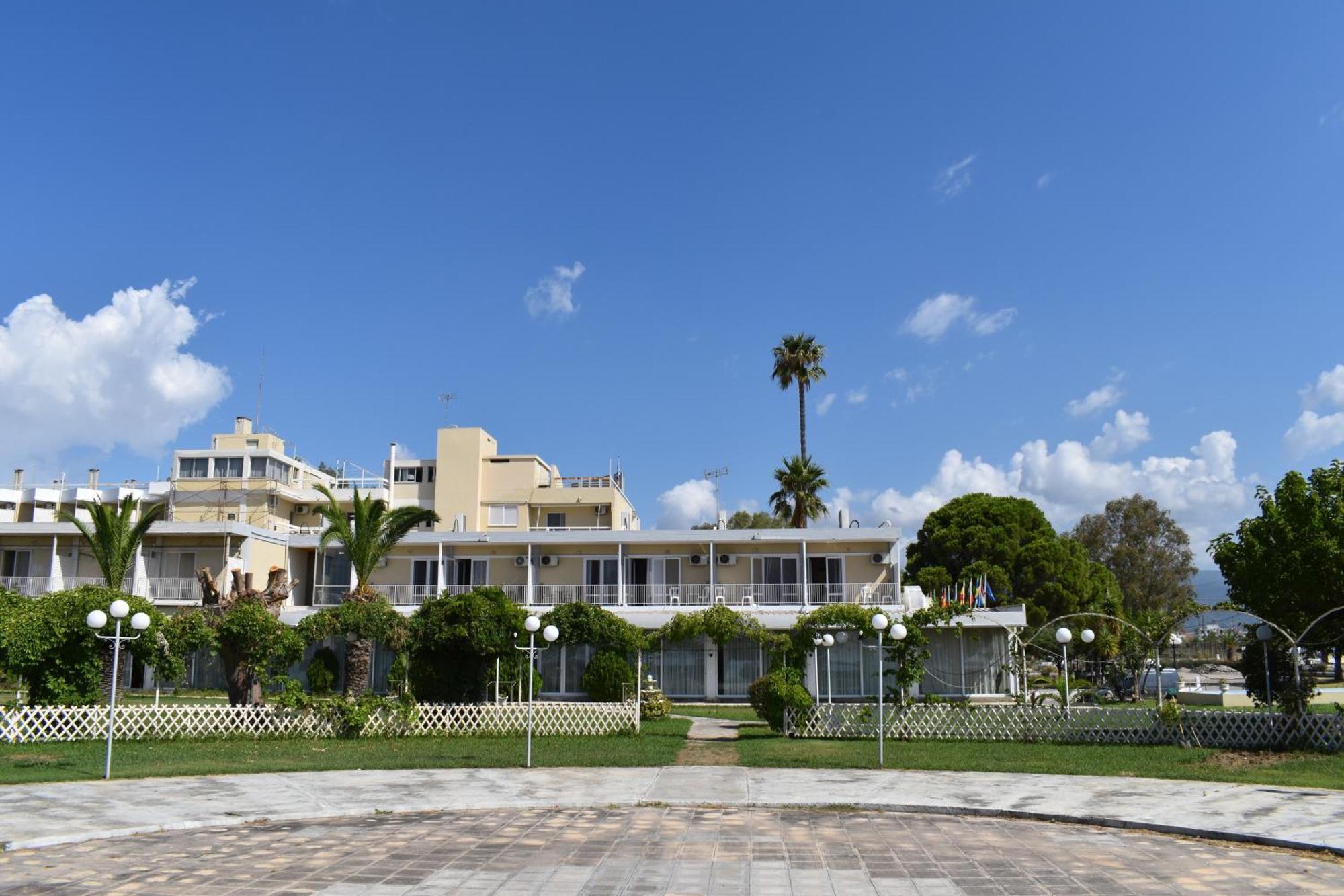 Hotel Theoxenia Missolonghi Bagian luar foto