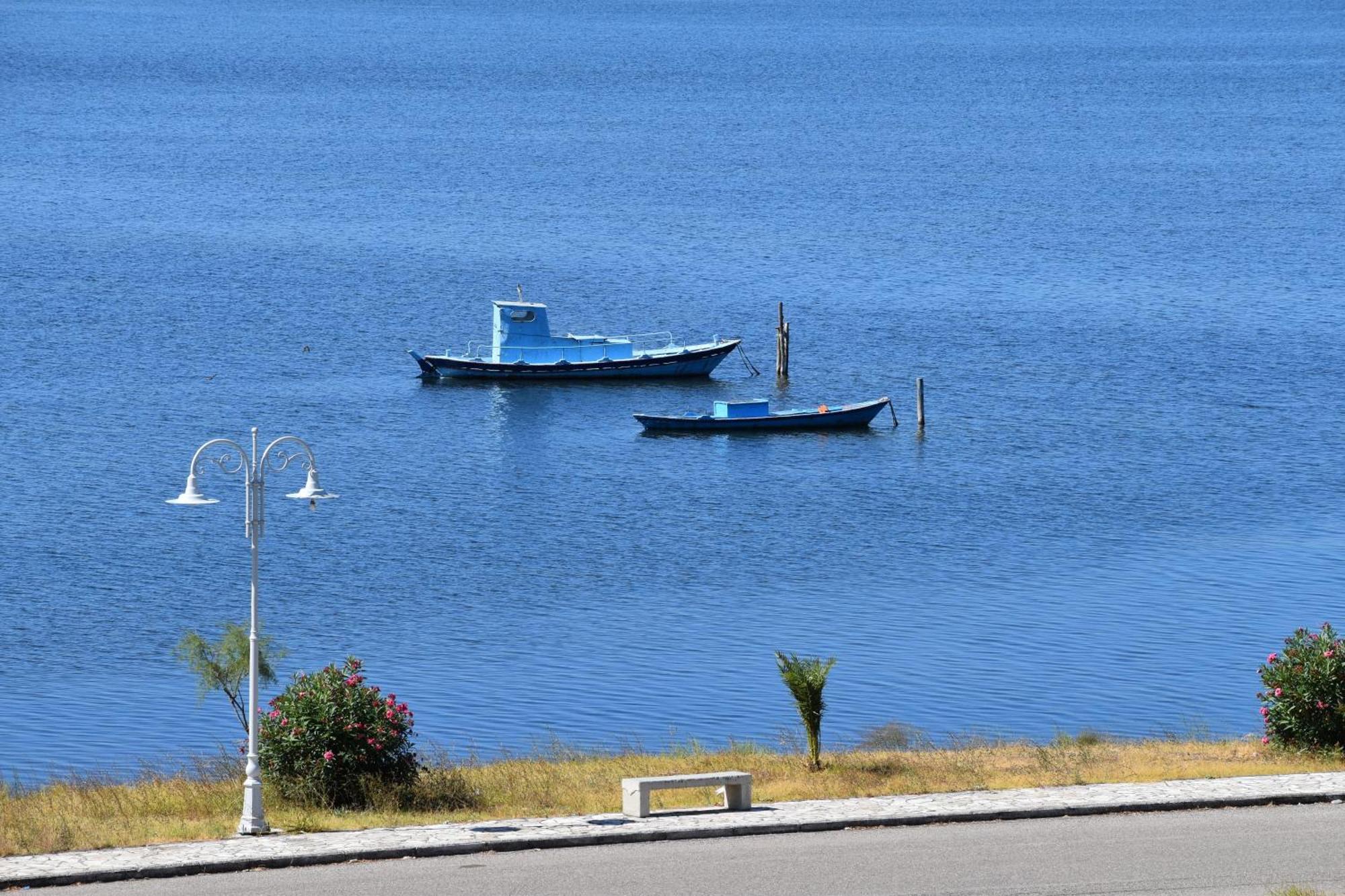 Hotel Theoxenia Missolonghi Bagian luar foto