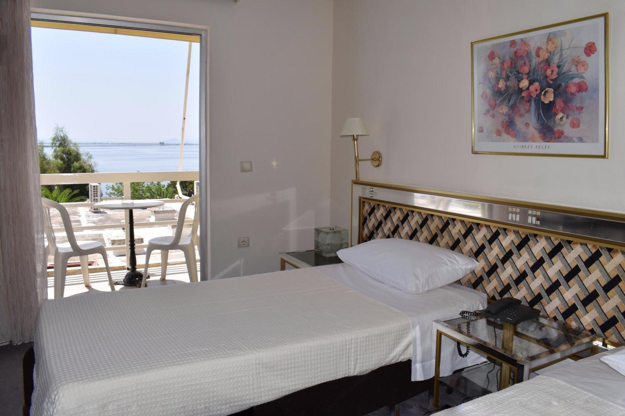 Hotel Theoxenia Missolonghi Bagian luar foto