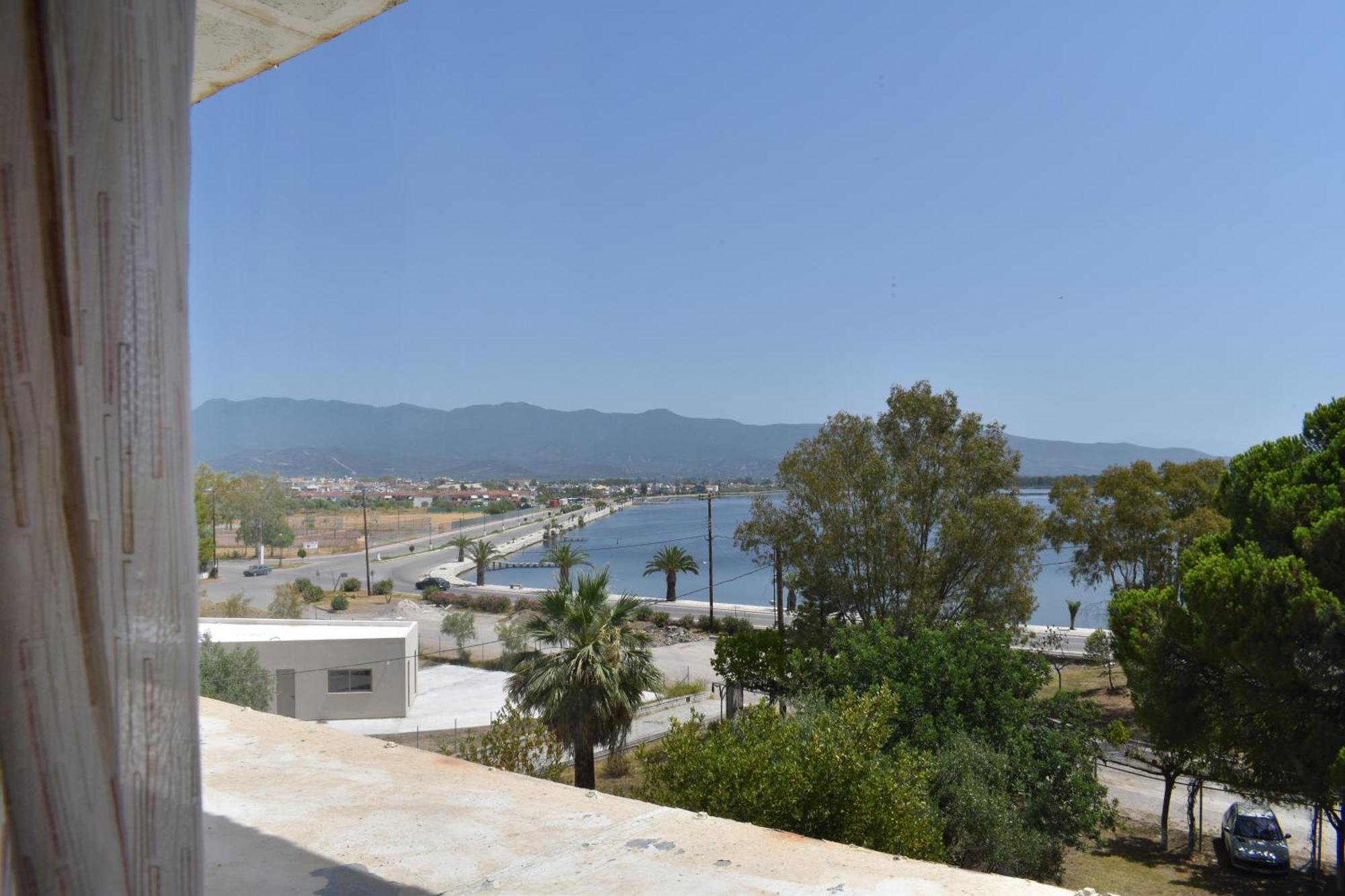 Hotel Theoxenia Missolonghi Bagian luar foto