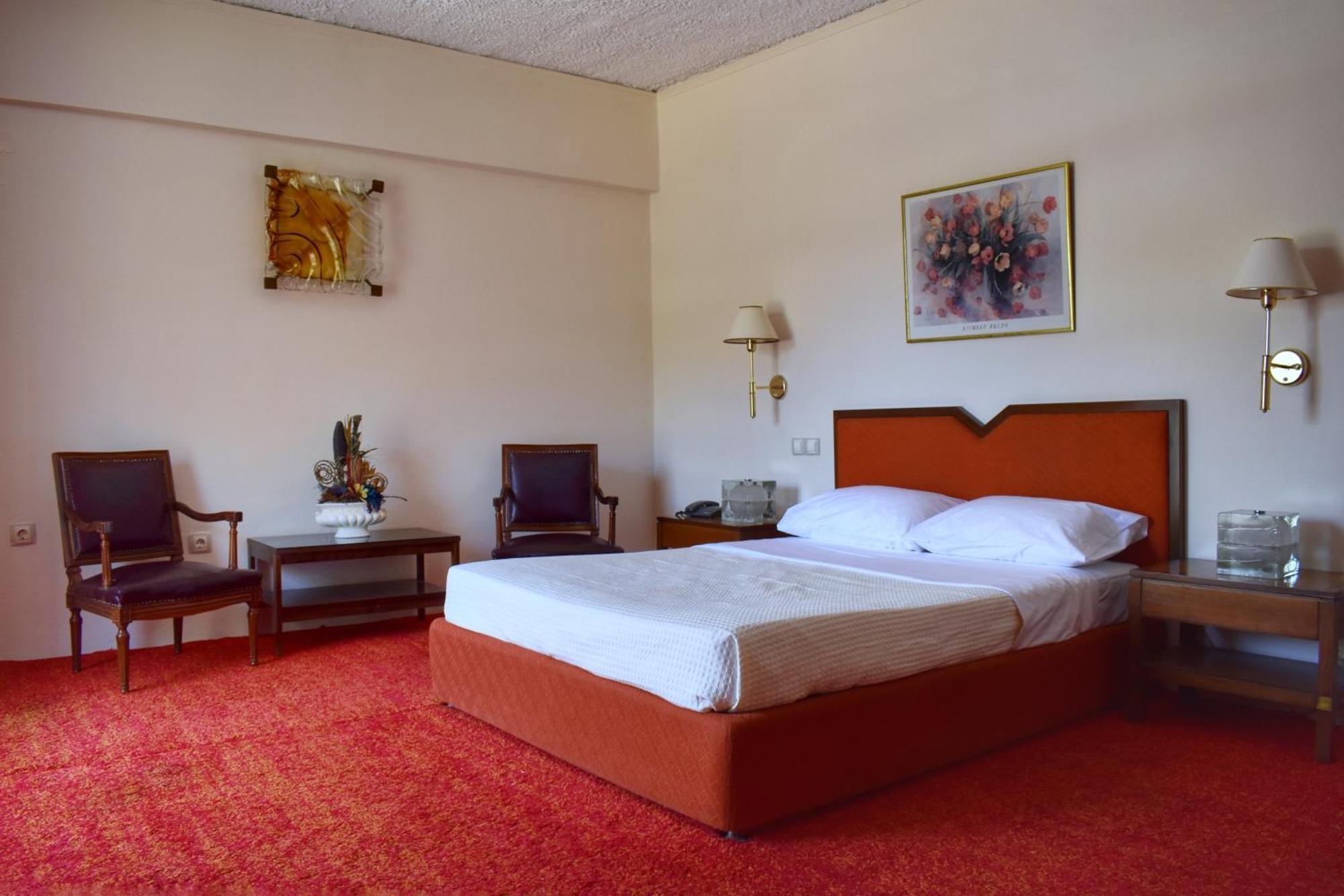 Hotel Theoxenia Missolonghi Bagian luar foto