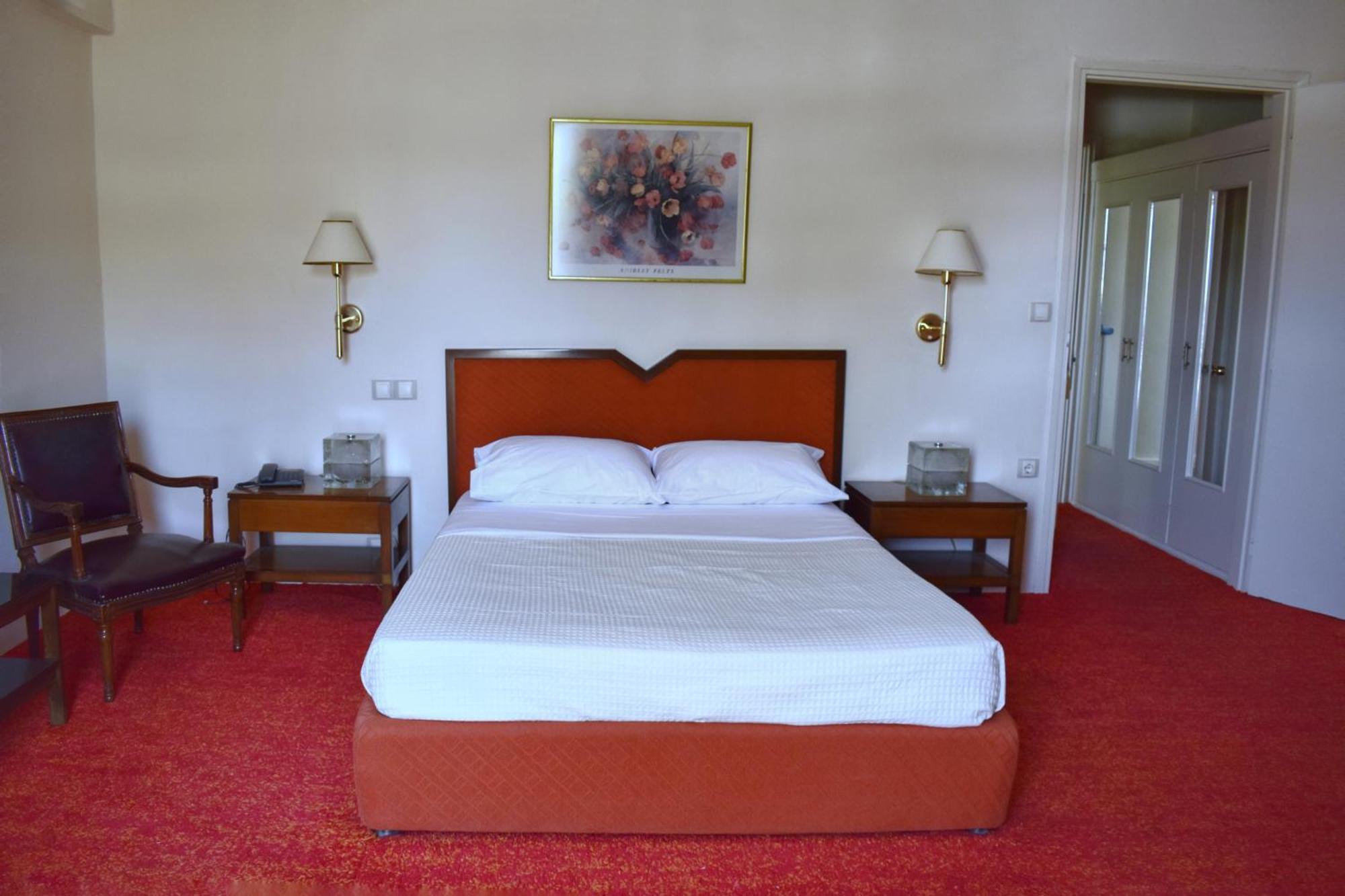 Hotel Theoxenia Missolonghi Bagian luar foto