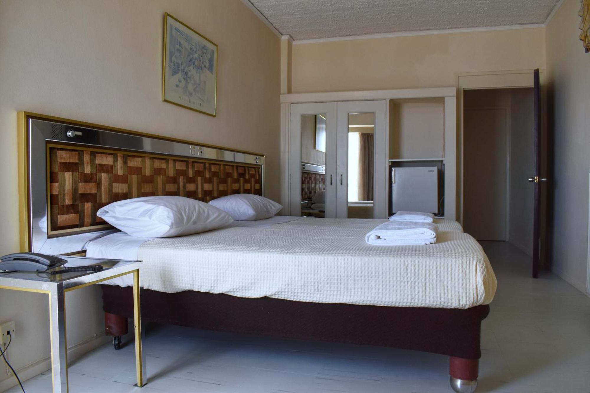 Hotel Theoxenia Missolonghi Bagian luar foto