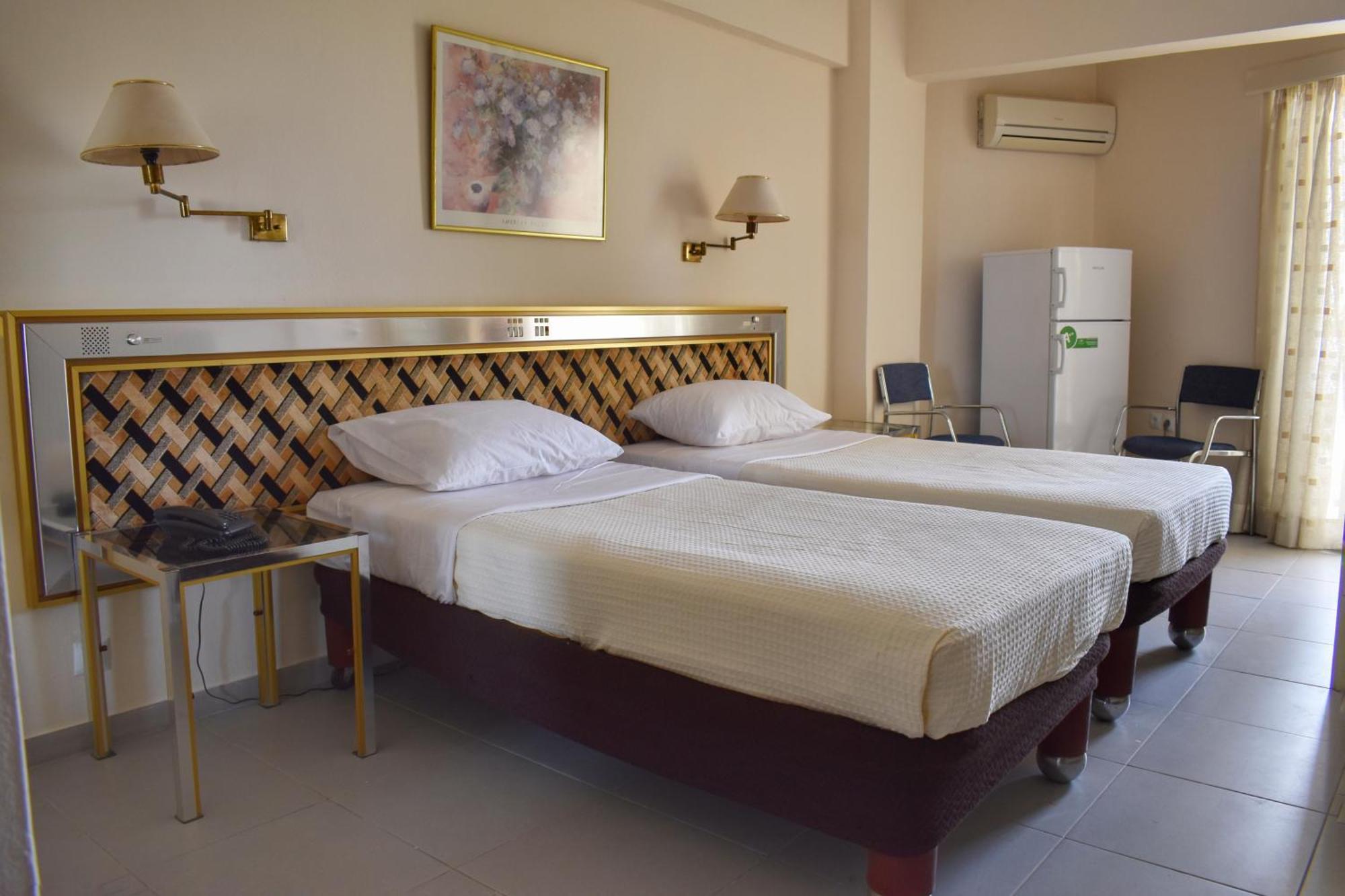 Hotel Theoxenia Missolonghi Bagian luar foto