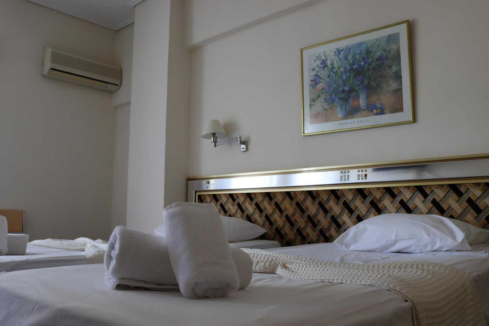 Hotel Theoxenia Missolonghi Bagian luar foto