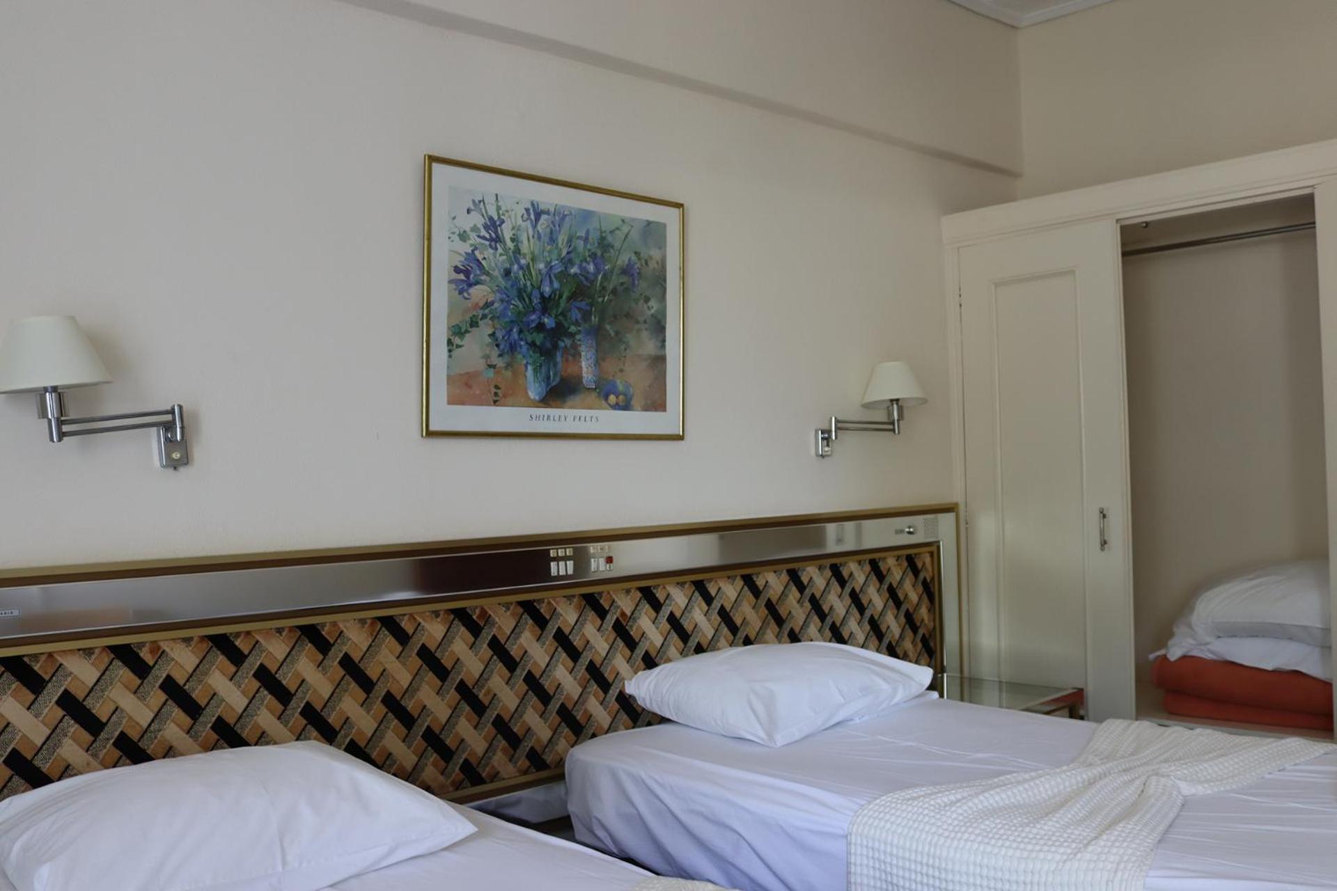 Hotel Theoxenia Missolonghi Bagian luar foto