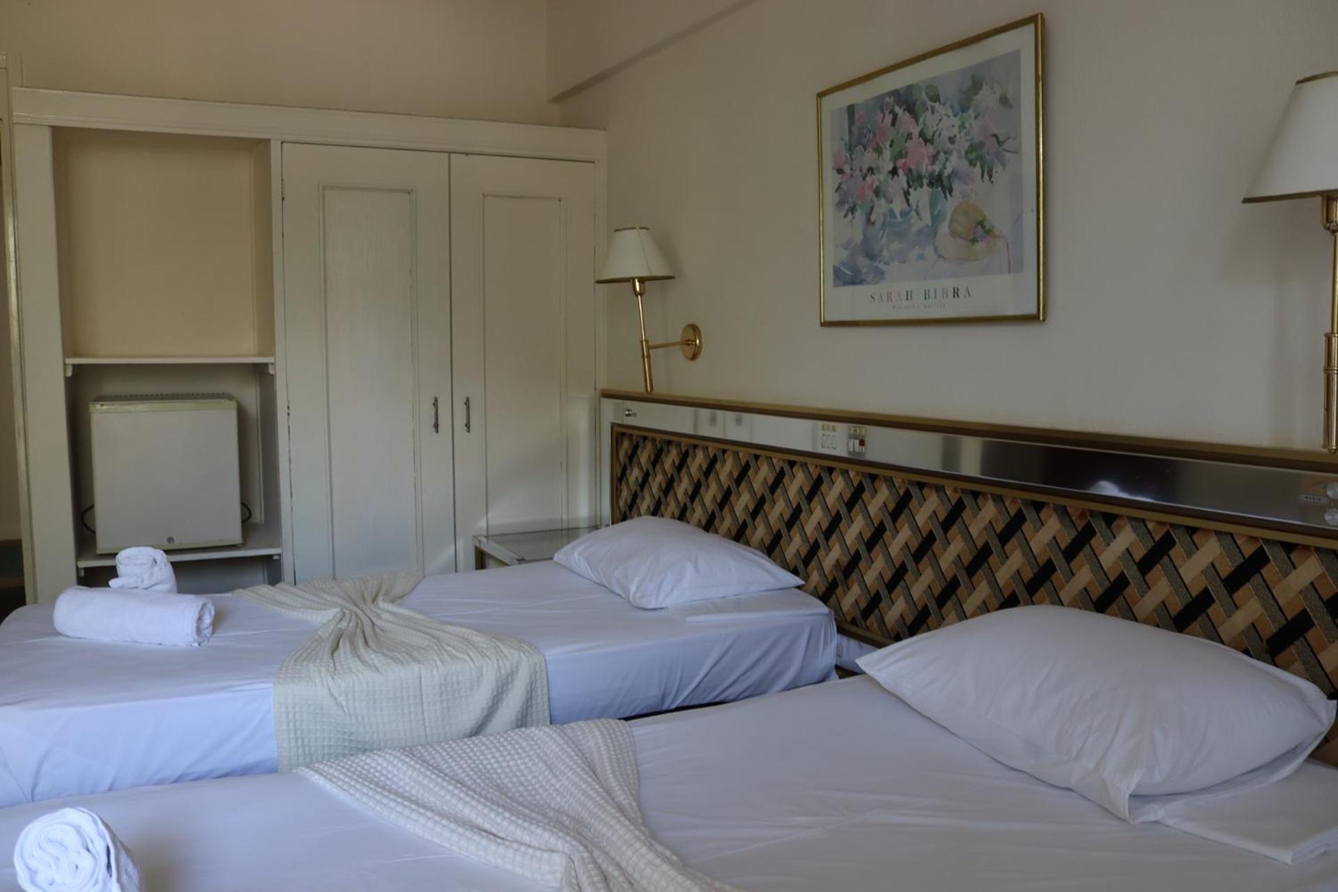 Hotel Theoxenia Missolonghi Bagian luar foto