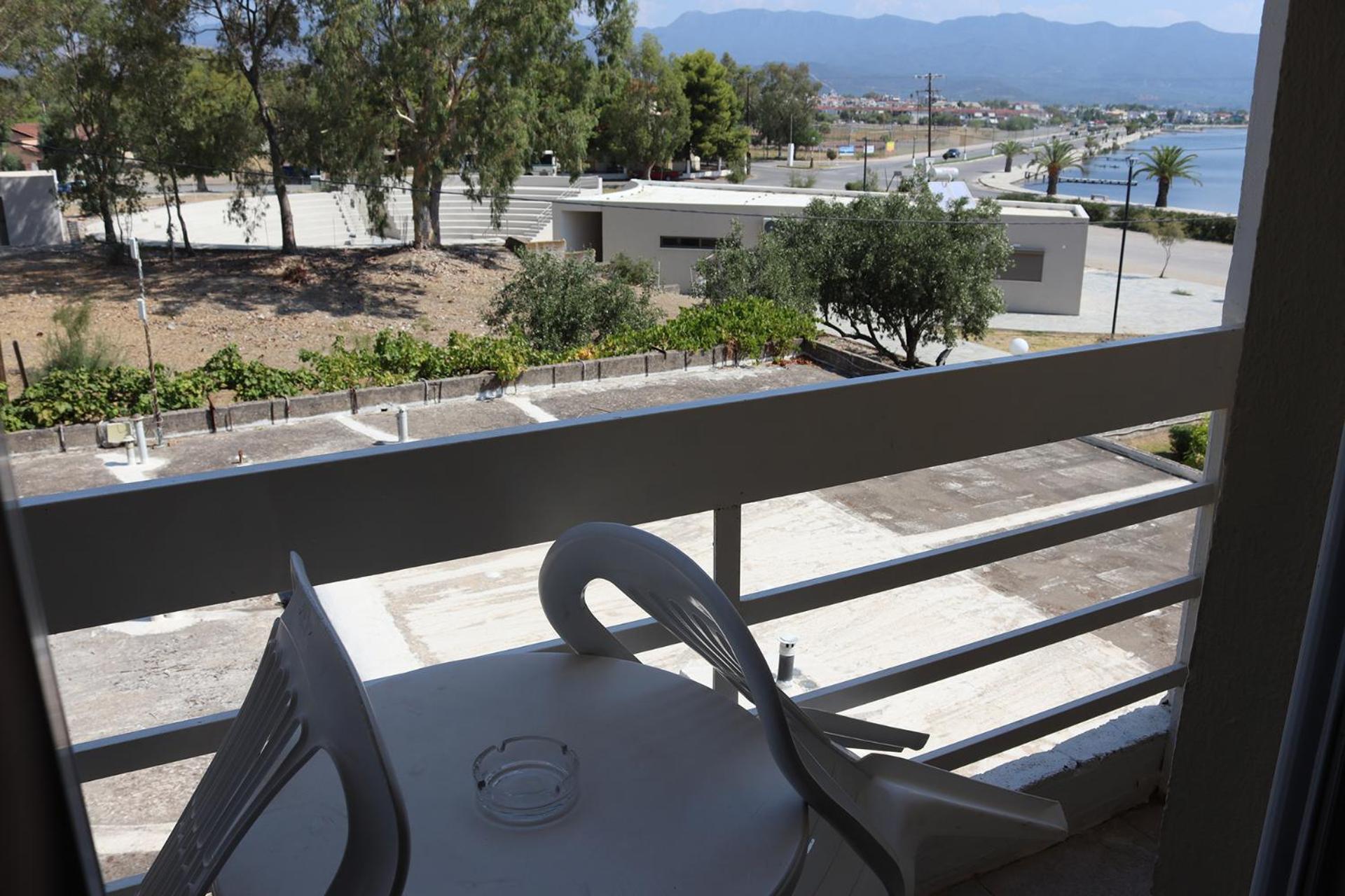 Hotel Theoxenia Missolonghi Bagian luar foto