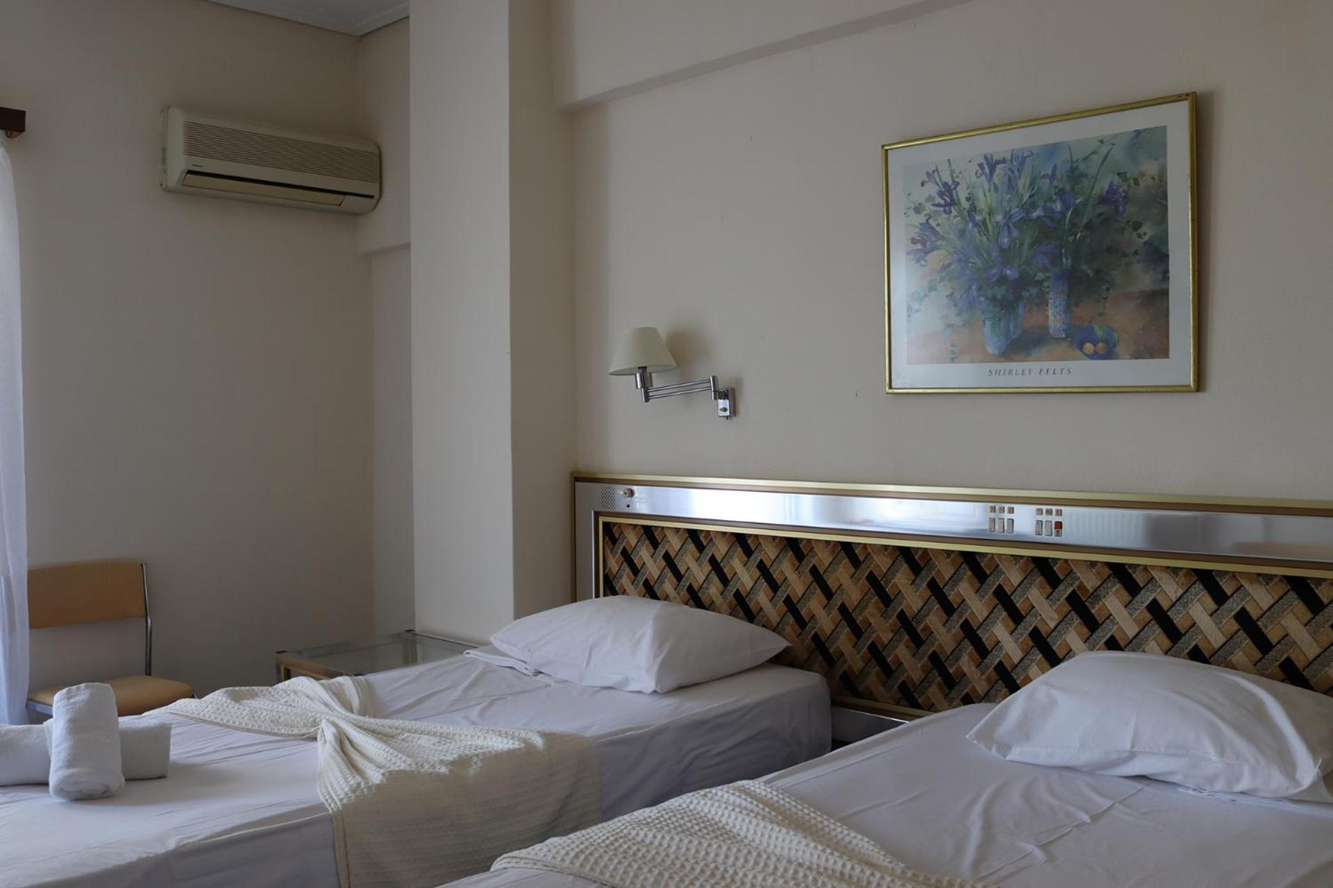 Hotel Theoxenia Missolonghi Bagian luar foto