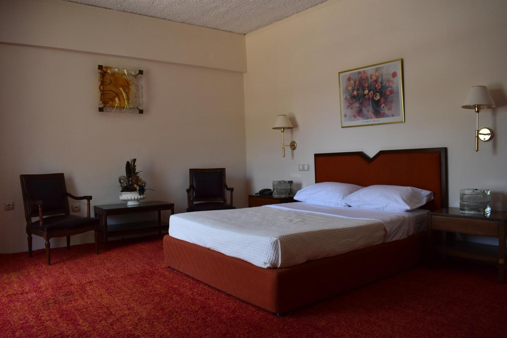 Hotel Theoxenia Missolonghi Bagian luar foto